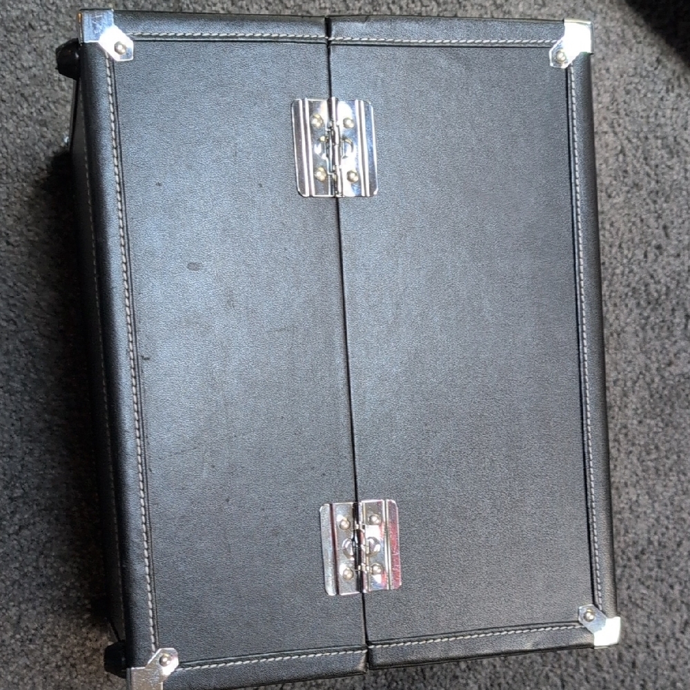 Caboodles Black Makeup Train Case with Silver Hardware - Picture 9 of 12